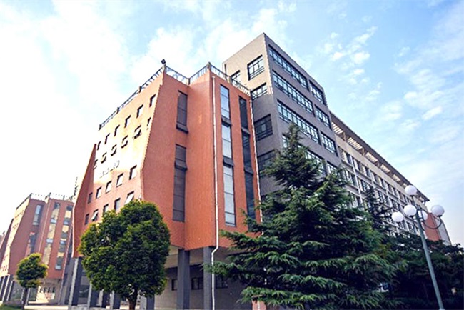 让学生身心俱暖：碧涞空气源商用采暖机助力学校供暖改造