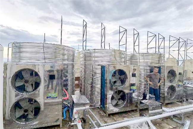 广东揭阳丽枫酒店采用碧涞高效常压直热一体机组，安装便捷，提升热水舒适度