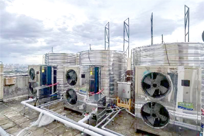 广东揭阳丽枫酒店采用碧涞高效常压直热一体机组，安装便捷，提升热水舒适度