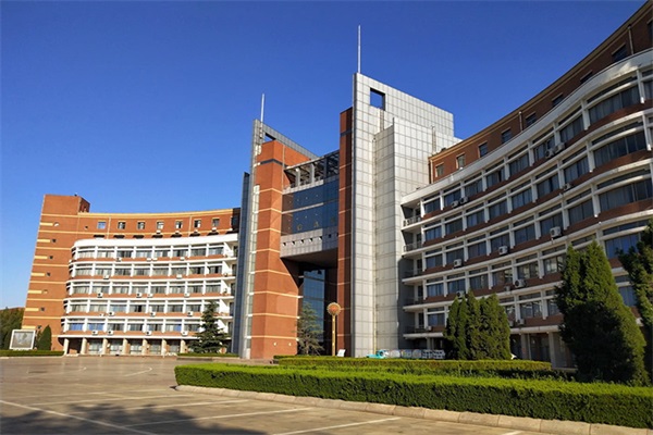 学校用的空气源热泵能制冷吗