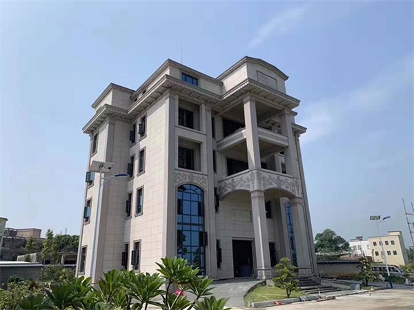 别墅热水设备选空气能热泵更安全