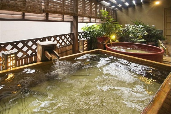 浴堂热水用空气能热水工程，恒温舒适还节能