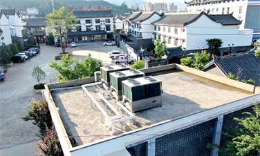 云南古镇用空气能温泉热泵热水机，恒温舒适更节能