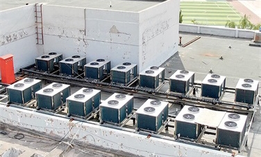 哪个厂家的空气源热泵机组更适合大学热水系统使用