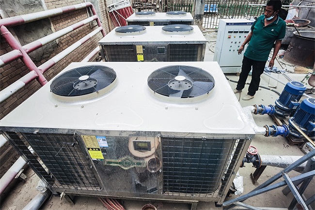 新疆大型低温热泵供暖系统