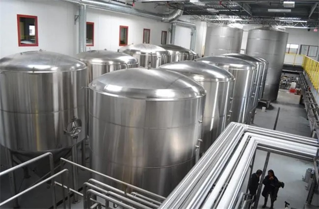 高温热泵助力啤酒工厂蒸汽系统余热回收工作